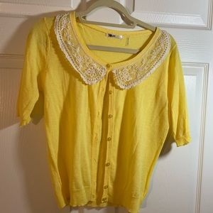 Lemon Short Sleeve Cardigan with Lace Collar